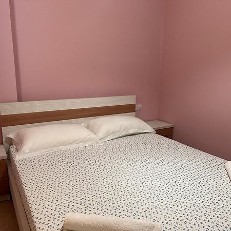Sail Ocean View Apartments Sarandë エクステリア 写真