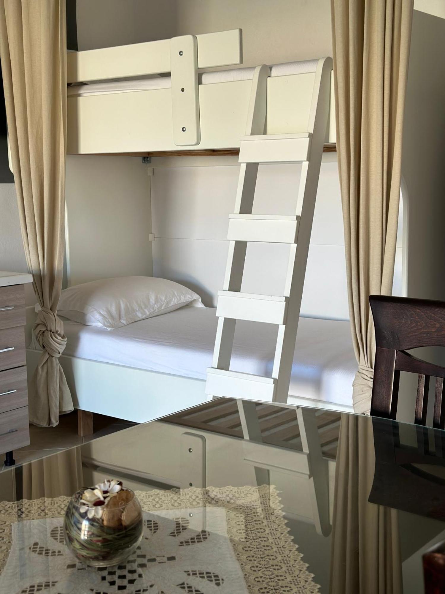 Sail Ocean View Apartments Sarandë エクステリア 写真